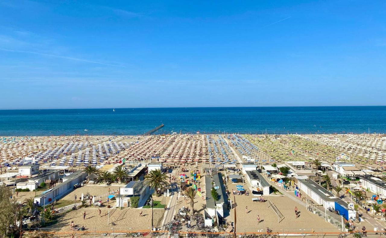 Hotel Columbia Frontemare Rimini Exteriör bild